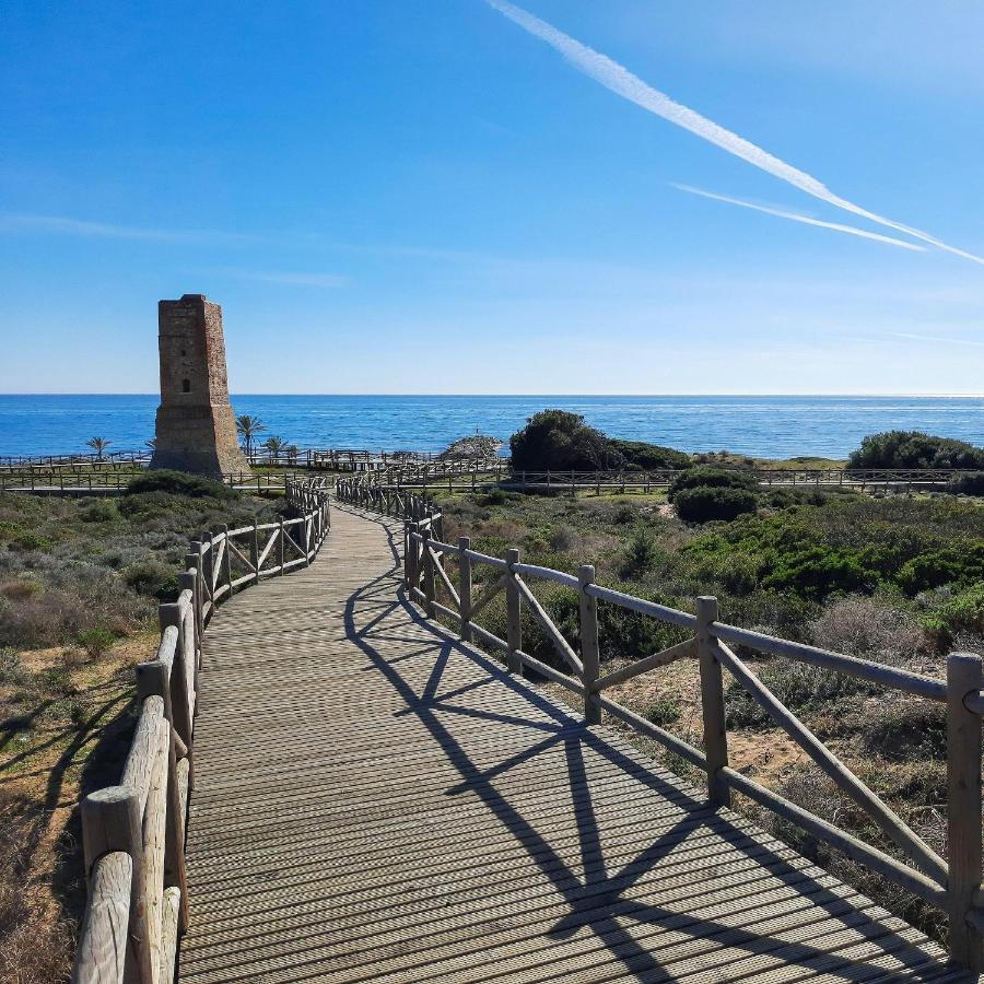 Bungalow With Large Terrace In A Quiet Park - Beach Nearby Sitio de Calahonda المظهر الخارجي الصورة